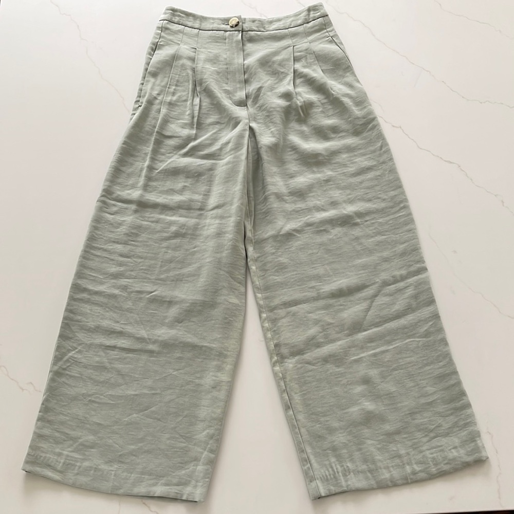 Topshop wide leg pants in soft celadon green woman’s size 4